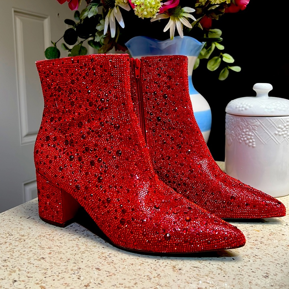ABSOLUTELY AHHHHMAZING BETSEY JOHNSON CADY RHINESTONE ZIPPERED BOOTIES!
